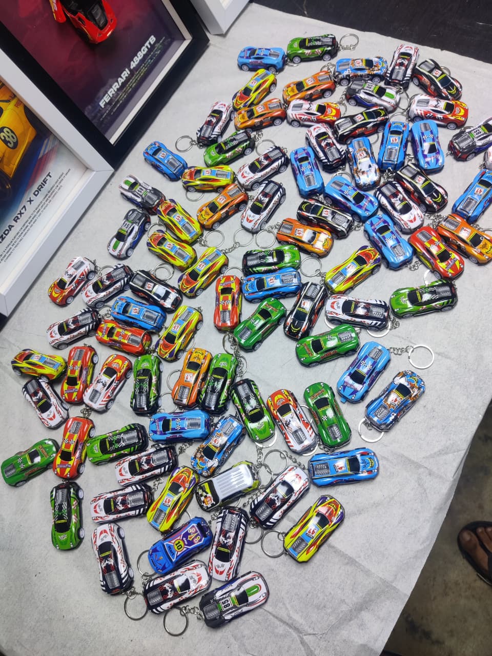 Metal Car Key Chain - Pull Back